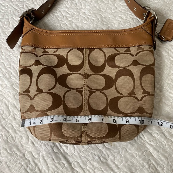 Coach Hobo Tote/Bucket Handbag Signature Canvas Brown/Tan - Picture 7 of 11